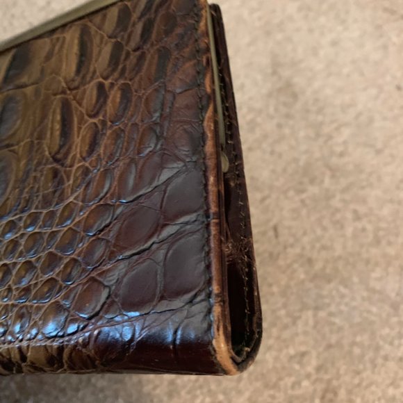 Cynthia Rowley alligator wallet/clutch - Picture 3 of 4